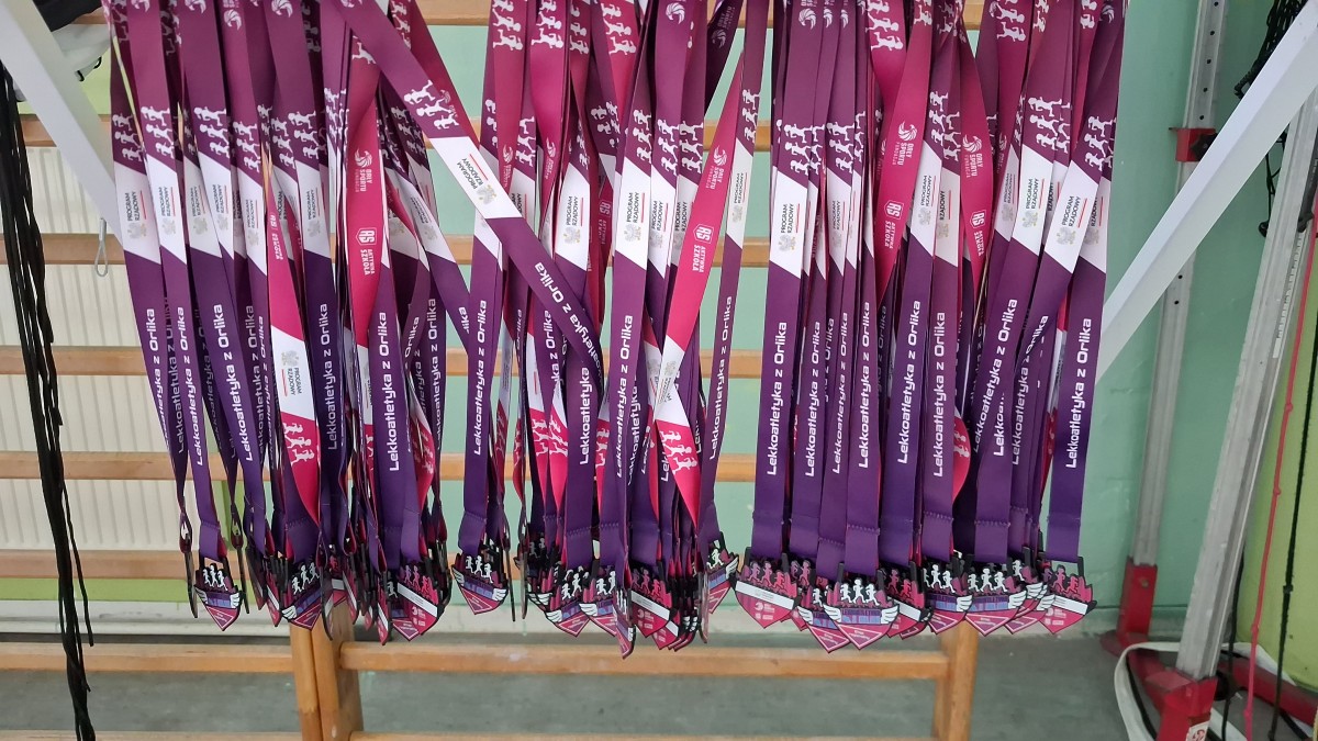 Medale dla uczestników zawodów. 