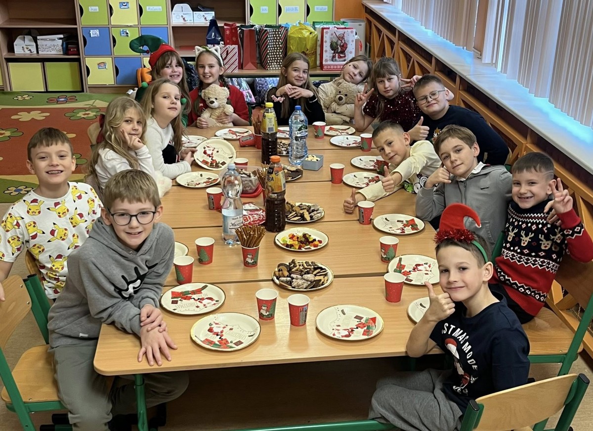 Świąteczna integracja w duchu Erasmus+. Klasa 3c.