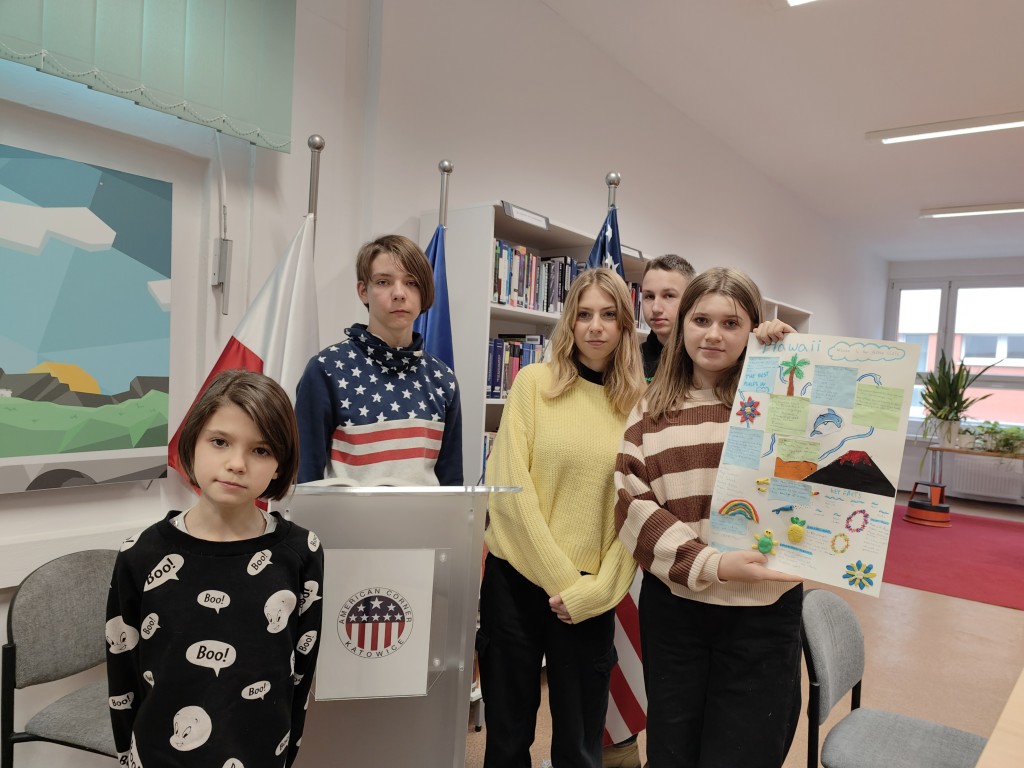 Warsztaty językowe w American Corner Katowice - prezentacja projektów