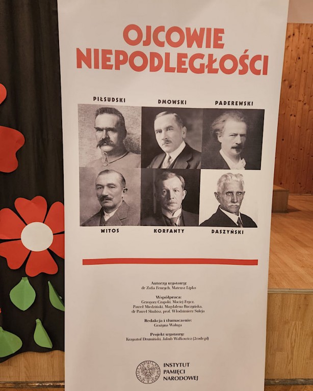 Kadr z wystawy podczas akademii z okazji Dnia Niepodległości.