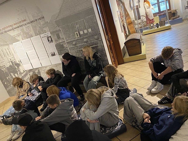 Kadr z wycieczki-zdjęcie w Muzeum Archeologicznym.