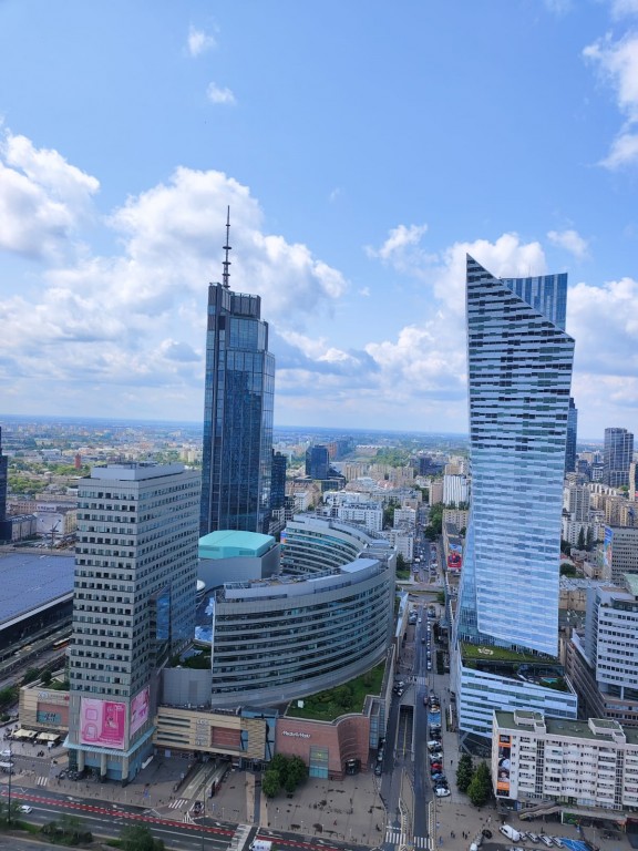 Wycieczka klas 8 do Warszawy 9-11.06.2025. Pałac Kultury i Nauki - panorama miasta.