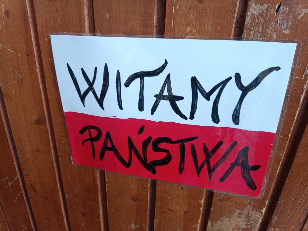 Węgry Erasmus+ 2025. Napis powitalny w języku polskim 