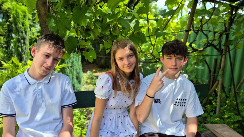 Węgry Erasmus+ wyjazd uczniów i nauczycieli 2025. Fotografia przedstawia uczestników wyjazdu.