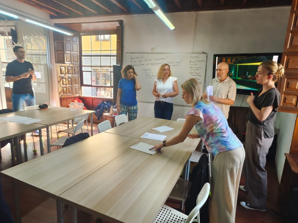 Kurs językowo - metodyczny dla nauczycieli języków obcych. Teneryfa 2025. Advanced Methods and Practices for Foreign Language Teachers.  Praca z tekstem piosenki. Ćwiczenie na wykorzystanie słownictwa.
