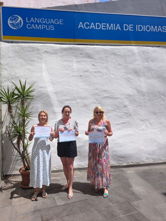 Kurs językowo - metodyczny dla nauczycieli języków obcych. Teneryfa 2025. Advanced Methods and Practices for Foreign Language Teachers.  Rozdanie certyfikatów.