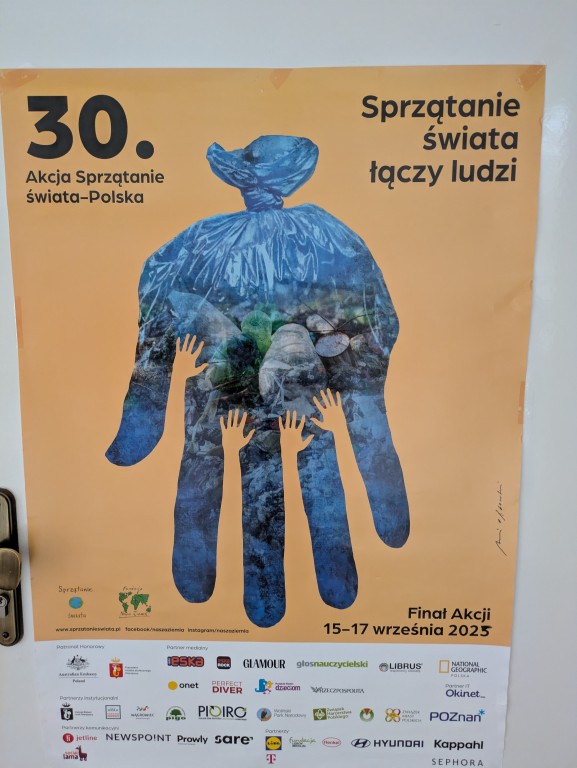 Działania uczniów w ramach Akcji szkolnej Sprzątanie świata 2025