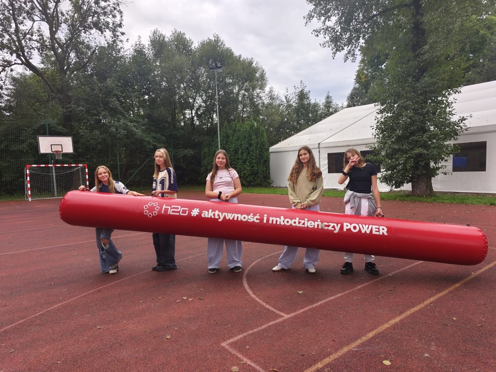 Zajęcia uczniów w ośrodku h2o. Gry i zabawy terenowe.