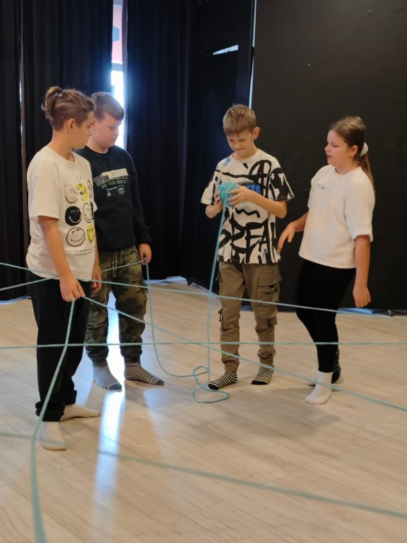 Profilaktyczne warsztaty dramowo - teatralne w ATiSW w Rybniku prowadzone przez p. Izabelę Karwot - pedagog teatru, trenerkę dramy i reżyserkę