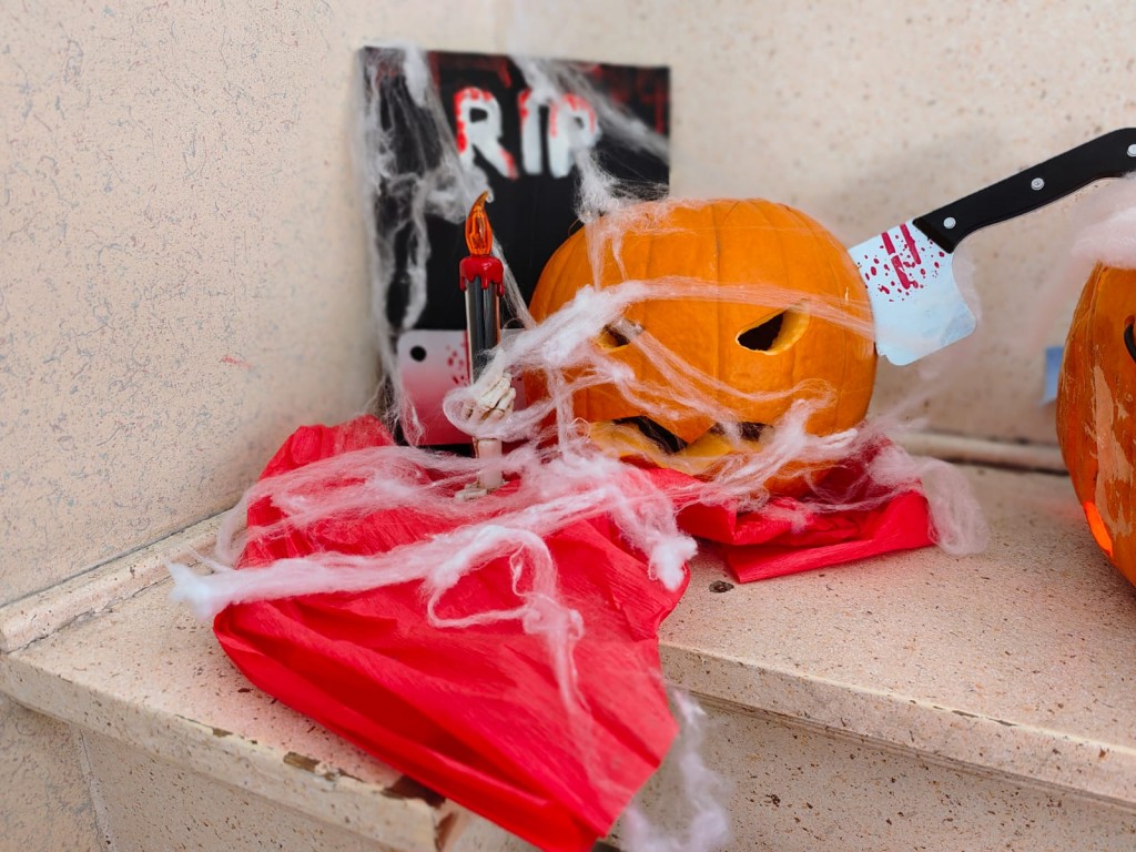 Konkurs na lampion z dyni 2025. The Best Pumpkin Lantern 2025. Wystawa prac konkursowych uczniów.