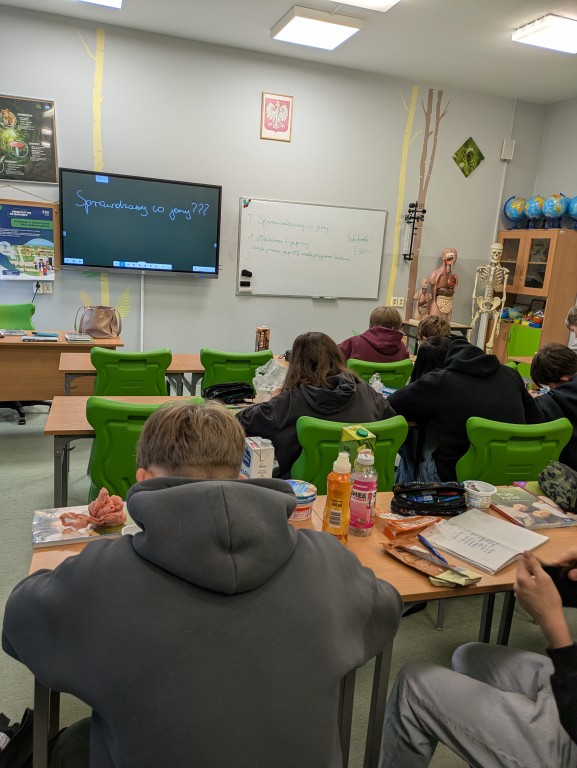 Ogólnopolski program Trzymaj formę 2025. Promocja zdrowego stylu życia.