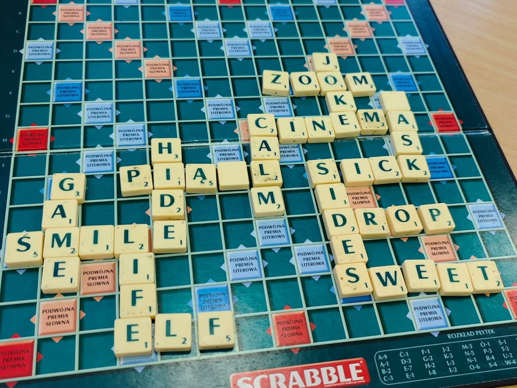 Szkolne Mikołajkowe rozgrywki Scrabble po angielsku
