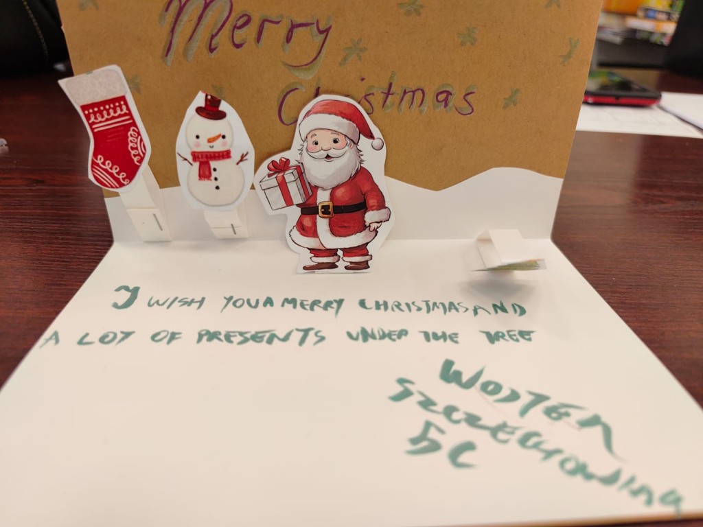 Uczniowie klas 1-8 w akcji – kartki i listy do Mikołaja po angielsku