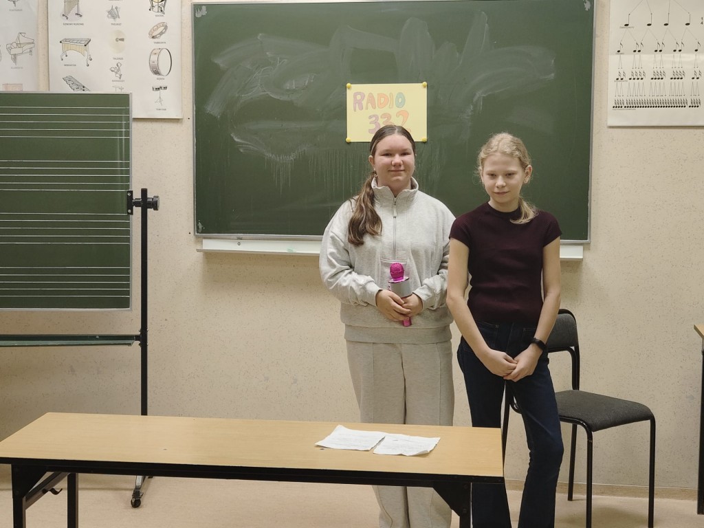 Angielski w praktyce. School radio. Udzielanie rad w dialogach. kl. 6a