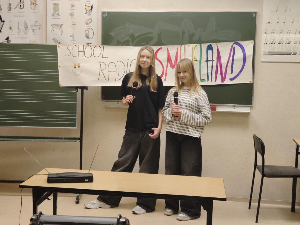 Angielski w praktyce. School radio. Udzielanie rad w dialogach. kl. 6a