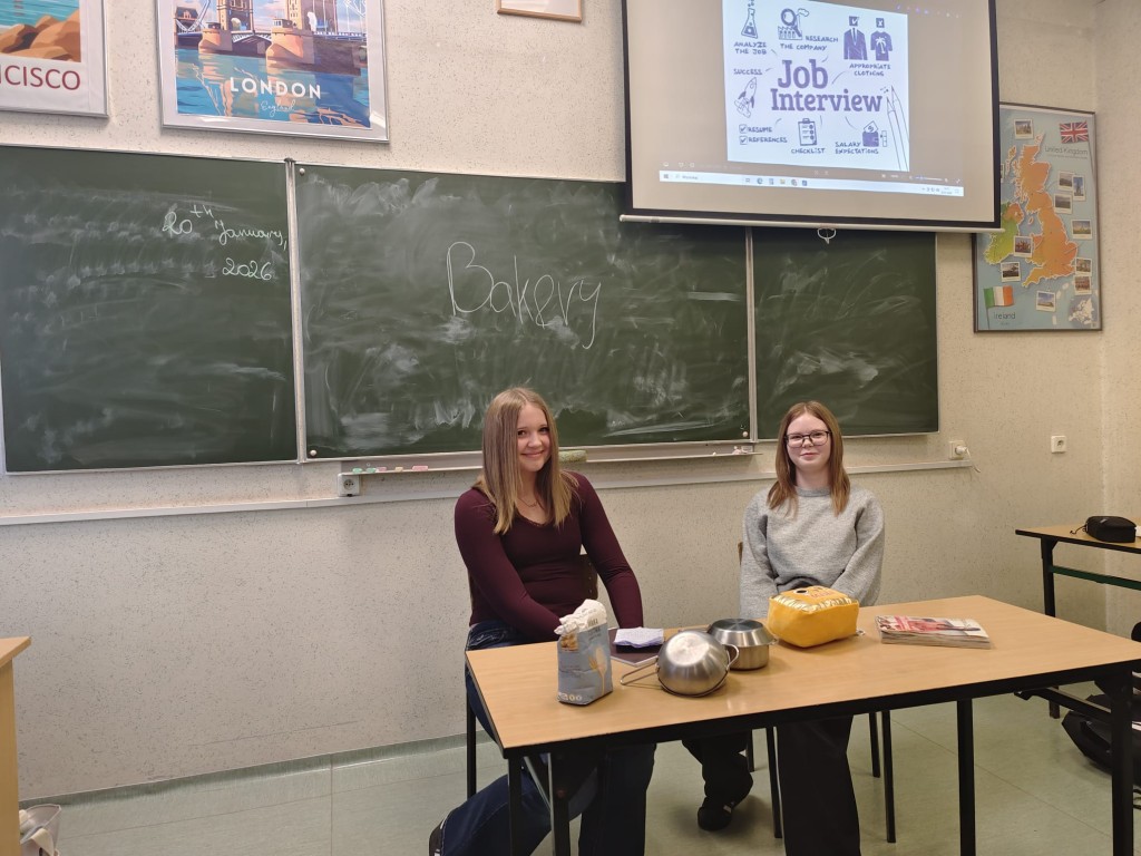 Angielski w praktyce. Job interview. Rozmowa o pracę w dialogach uczniów klas 8.