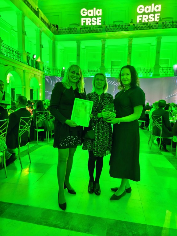 Gala FRSE - wręczenie nagrody EITA 2025 dla SP36 w Rybniku na gali w Warszawie