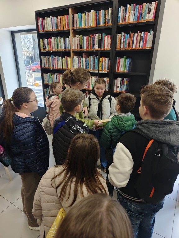 Wizyta kl. 4c w Miejskiej Bibliotece Publicznej w Żorach