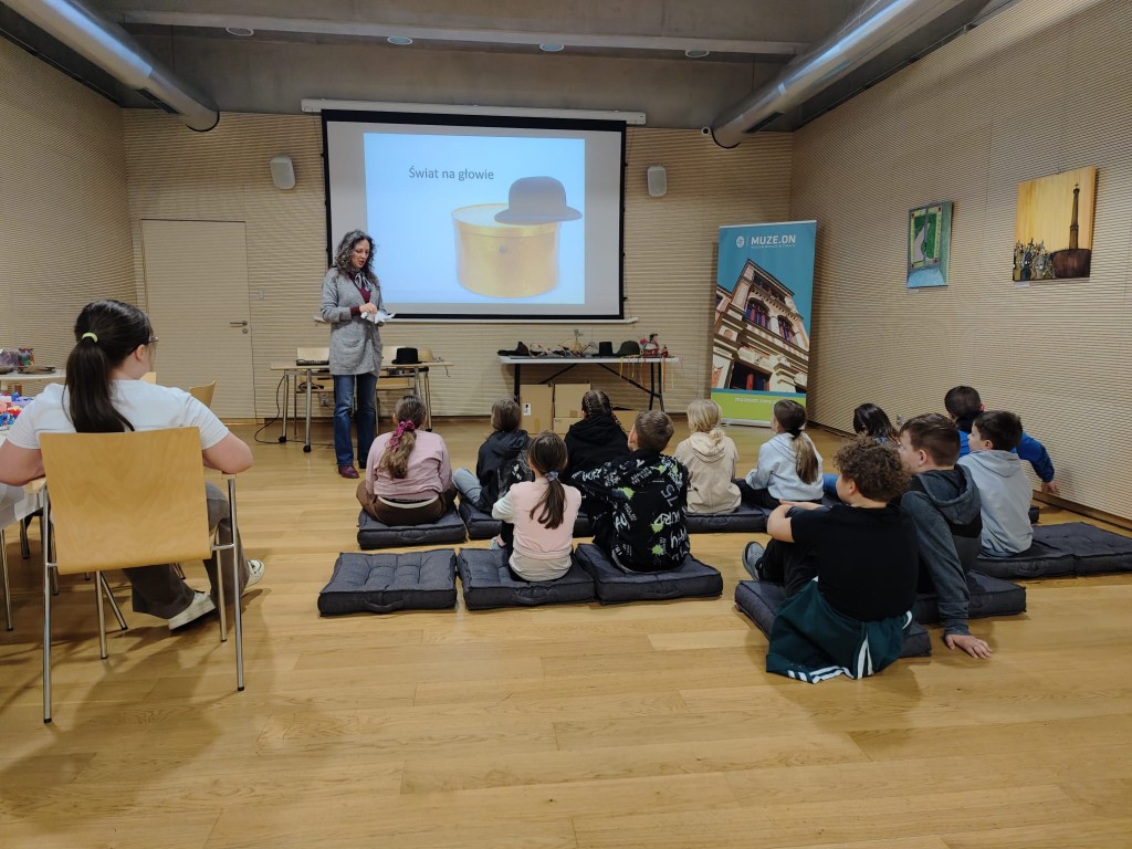 Warsztaty w Muzeum w Żorach – „Świat na głowie”