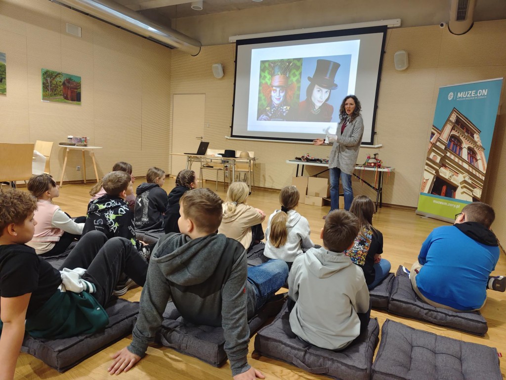 Warsztaty w Muzeum w Żorach – „Świat na głowie”