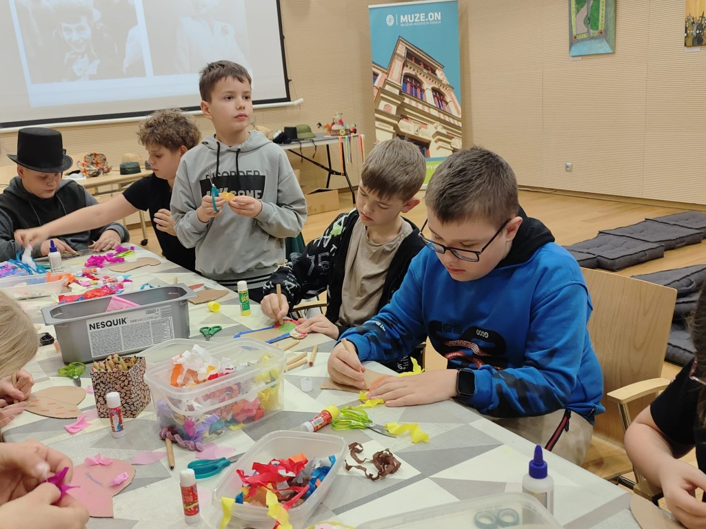 Warsztaty w Muzeum w Żorach – „Świat na głowie”