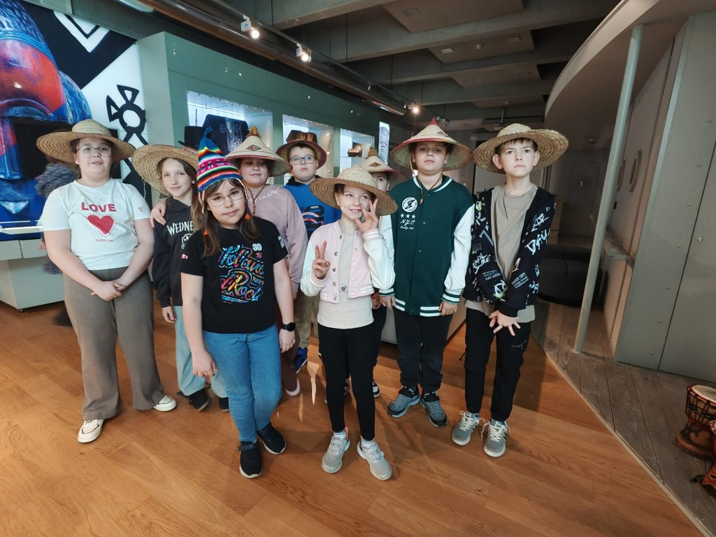 Warsztaty w Muzeum w Żorach – „Świat na głowie”