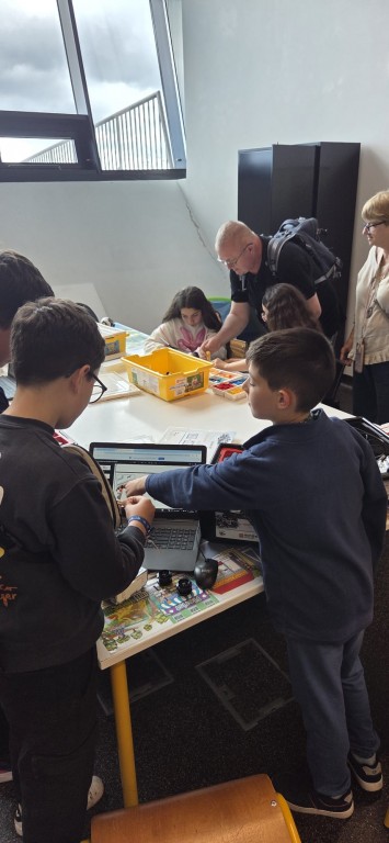 Job shadowing nauczycieli na wyspie Sao Miguel w szkole Escola Basica Integrada w Ponta Garca