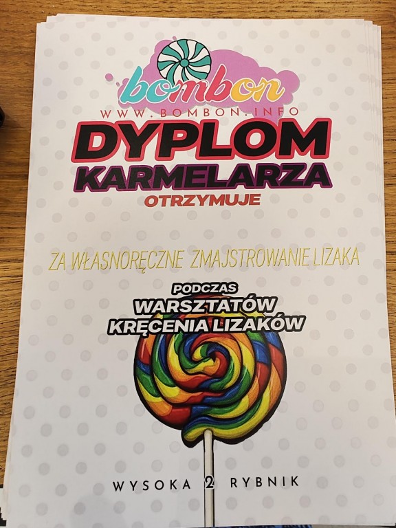 Słodka przygoda klasy 4c – warsztaty, integracja i odkrywanie Rybnika. Dyplom Karmelarza.