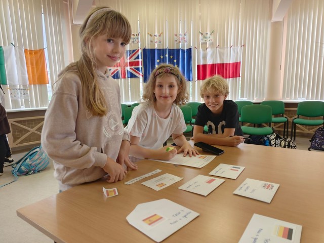 Uczniowie klasy 4b podczas konkursu z okazji Europejskiego Dnia Języków Obcych w SP 36 Rybnik