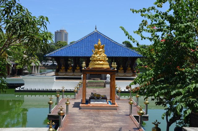 Zdjęcie przedstawia świątynię na Sri lance w stolicy Kolombo.