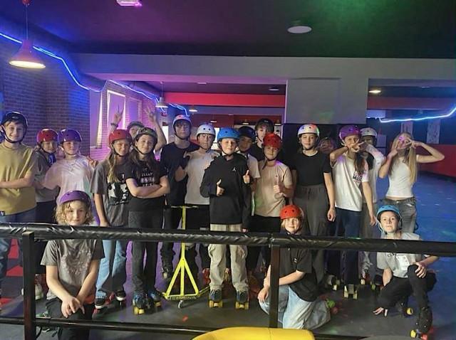 Aktywny Dzień Chłopca – zdrowy styl życia z Erasmus+. Klasa 6b we wrotkarni.