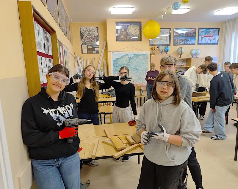 Chronimy jeże, uczymy się ekologii – warsztaty klasy 7d w ramach Erasmus+